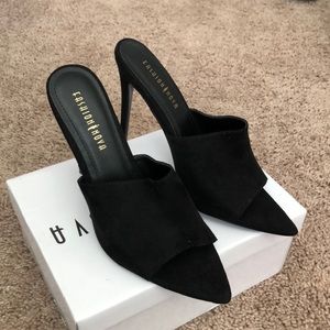 Point me out mule heel 👠 4 1/2 “